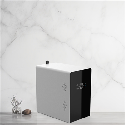 מתקן מים חמים מתחת לדלפק